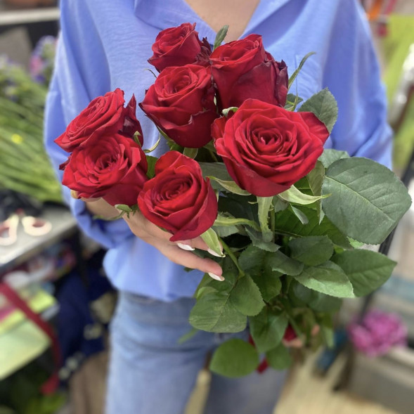 Букет 7 красных роз в Керчи