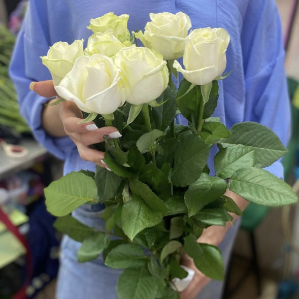 Букет 7 белых роз в Керчи