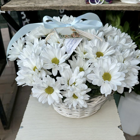Композиция  «Хризантемы в корзине» в Керчи