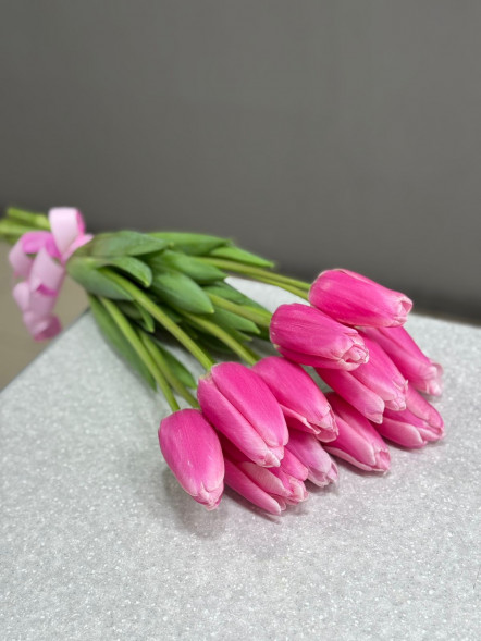 11 розовых тюльпанов в Керчи