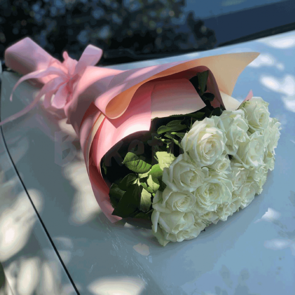 15 белых роз, лента в Керчи