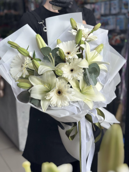 Букет с лилией и герберами в Керчи
