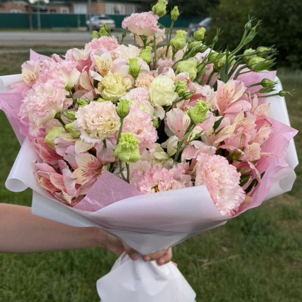 Букет из альстромерий и эустом Зефирное настроение в Керчи