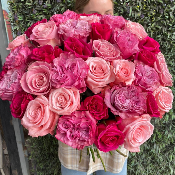 Букет 35 розовых роз в Керчи