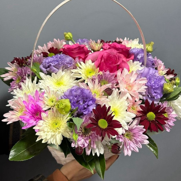 Композиция в корзине «Палитра нежности» в Керчи